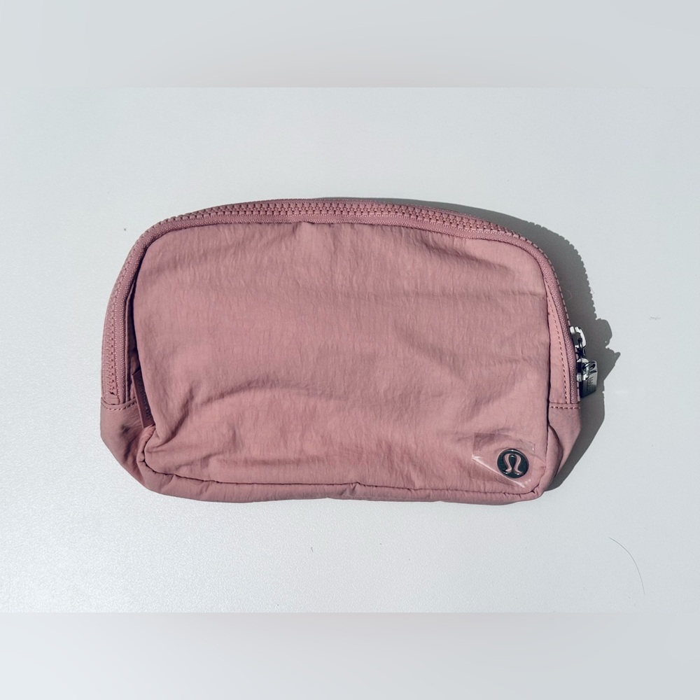 Lululemon Everywhere Belt Bag Large - Picture 5 of 9